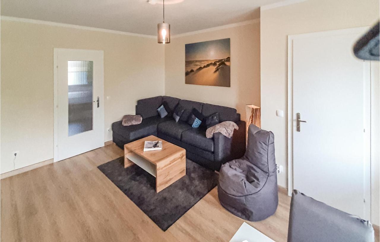 Lovely Apartment In Buesum With Kitchen Екстериор снимка